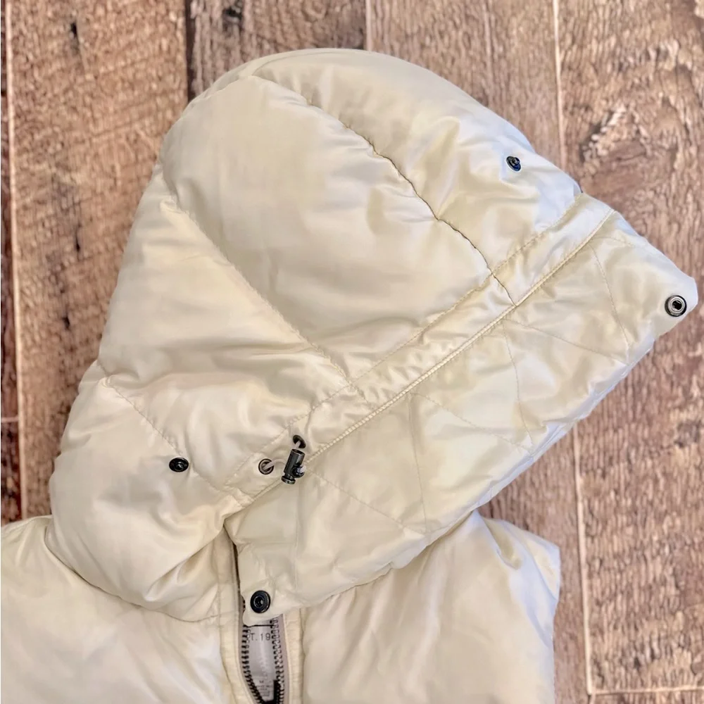 Coach Women’s Down Hooded Puffer Vest, Off White, Size Medium